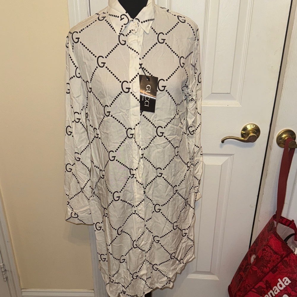 Long Sleeve blouse with Black Logo Design - Picture 4 of 16